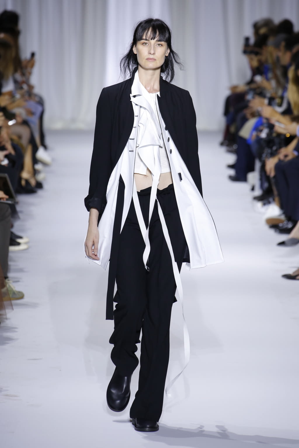 Fashion Week Paris Spring/Summer 2017 look 2 de la collection Ann Demeulemeester womenswear