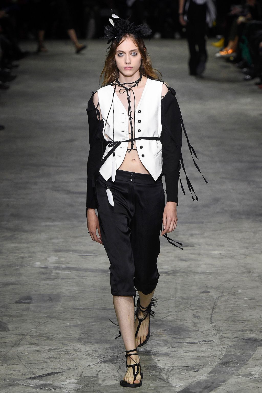 Fashion Week Paris Spring/Summer 2018 look 21 from the Ann Demeulemeester collection 女装