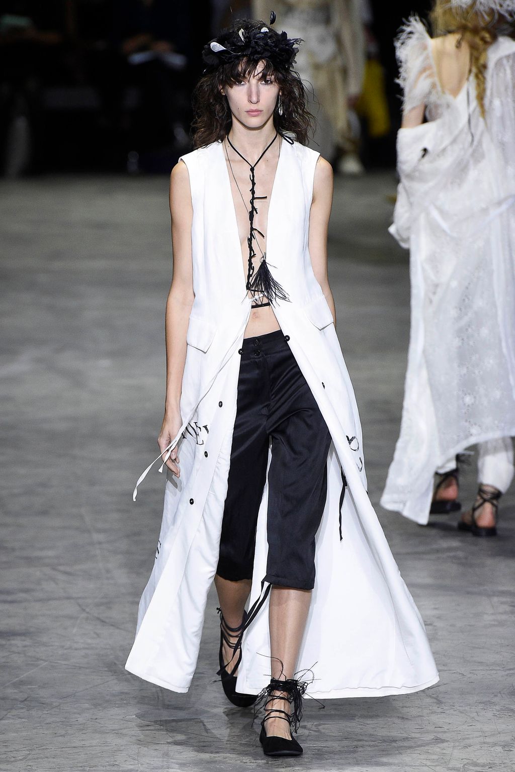 Fashion Week Paris Spring/Summer 2018 look 35 from the Ann Demeulemeester collection 女装