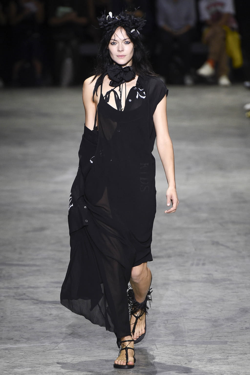 Fashion Week Paris Spring/Summer 2018 look 37 from the Ann Demeulemeester collection 女装
