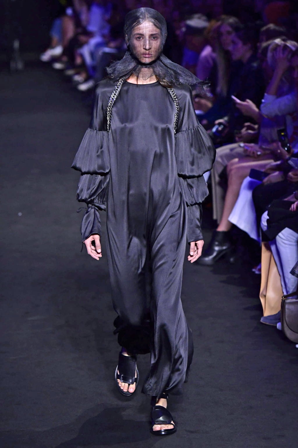 Fashion Week Paris Spring/Summer 2019 look 4 from the Ann Demeulemeester collection womenswear