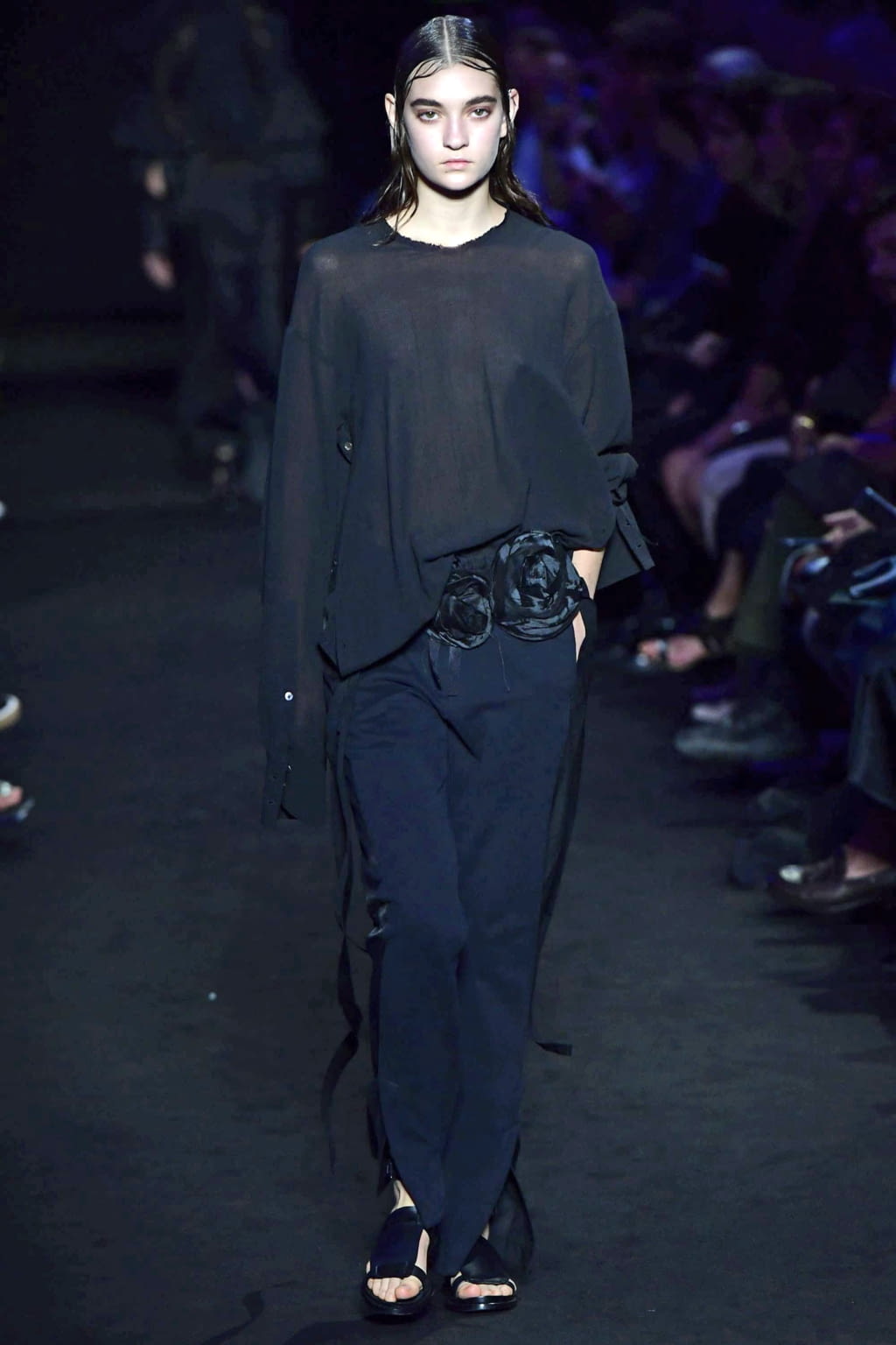 Fashion Week Paris Spring/Summer 2019 look 6 from the Ann Demeulemeester collection 女装