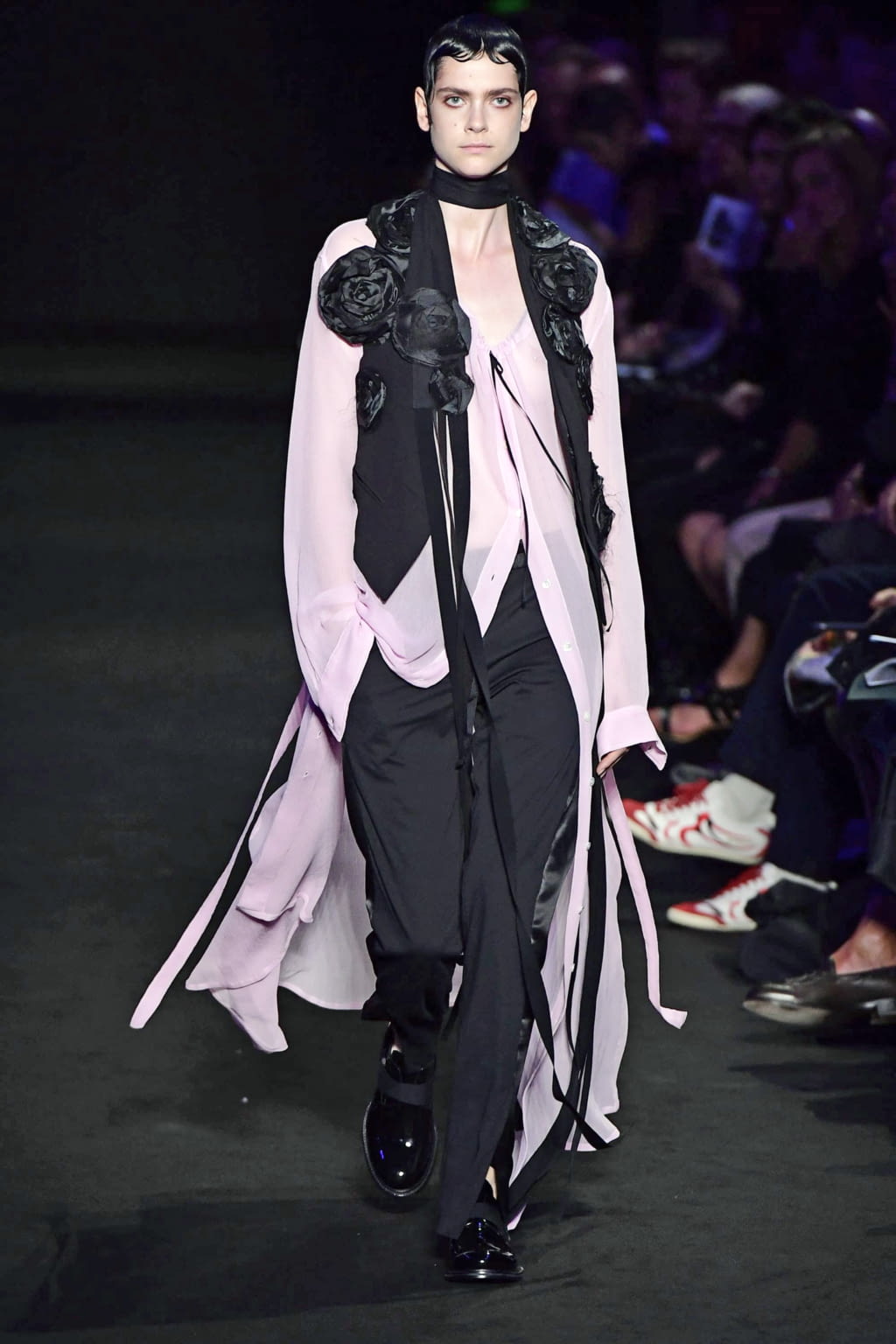 Fashion Week Paris Spring/Summer 2019 look 17 from the Ann Demeulemeester collection 女装