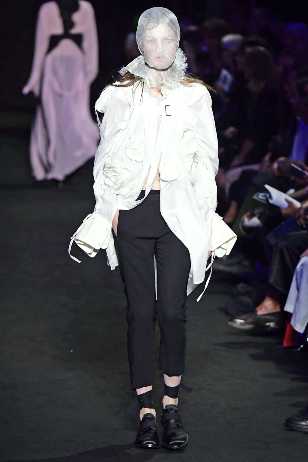 Fashion Week Paris Spring/Summer 2019 look 19 from the Ann Demeulemeester collection 女装
