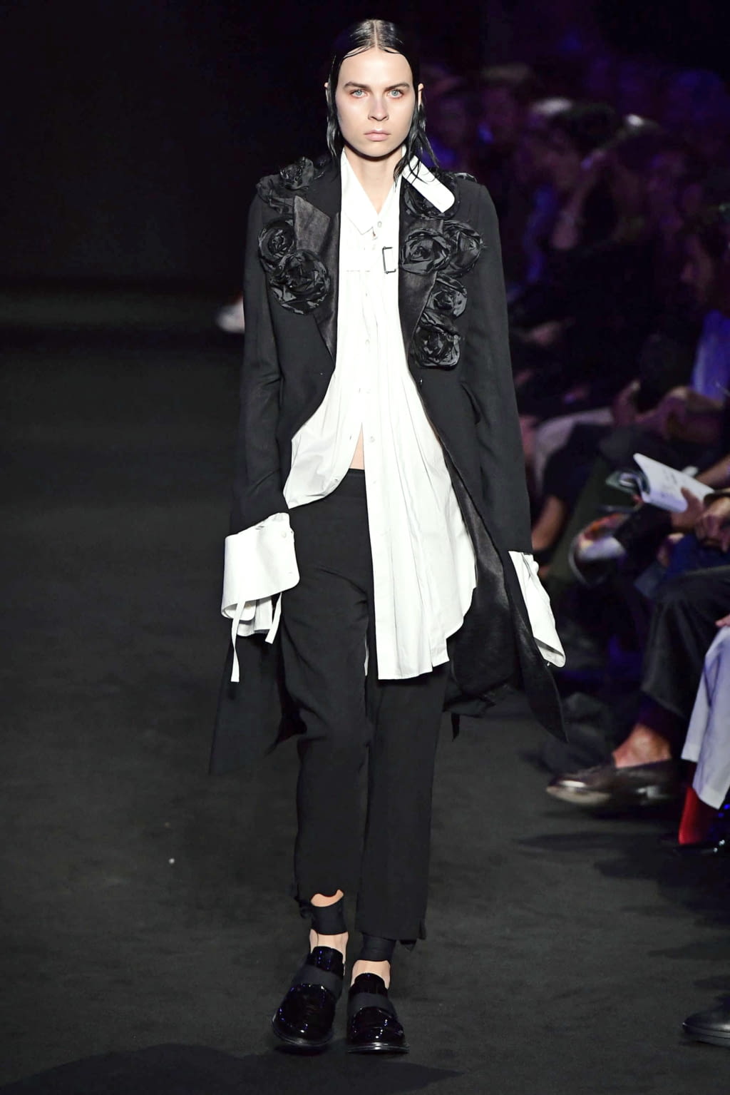 Fashion Week Paris Spring/Summer 2019 look 21 from the Ann Demeulemeester collection 女装