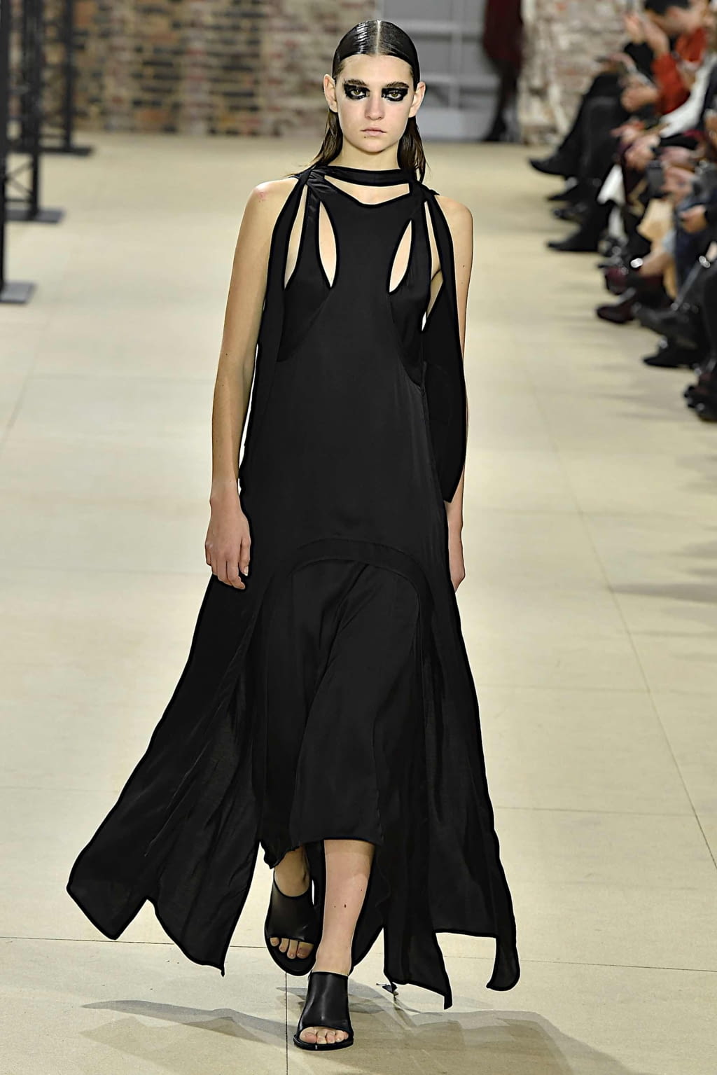 Fashion Week Paris Spring/Summer 2020 look 13 from the Ann Demeulemeester collection womenswear