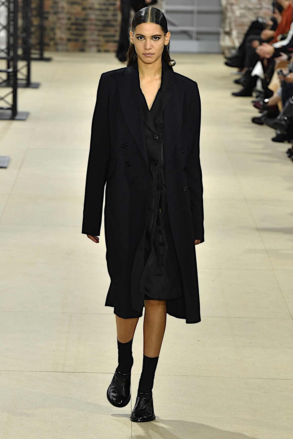 Fashion Week Paris Spring/Summer 2020 look 24 from the Ann Demeulemeester collection womenswear