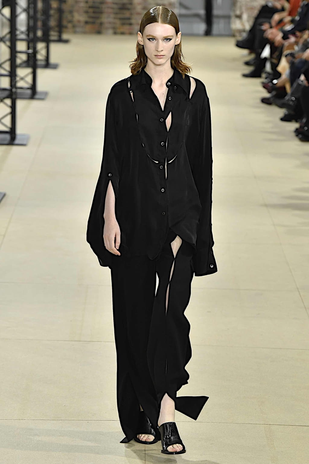 Fashion Week Paris Spring/Summer 2020 look 28 from the Ann Demeulemeester collection womenswear