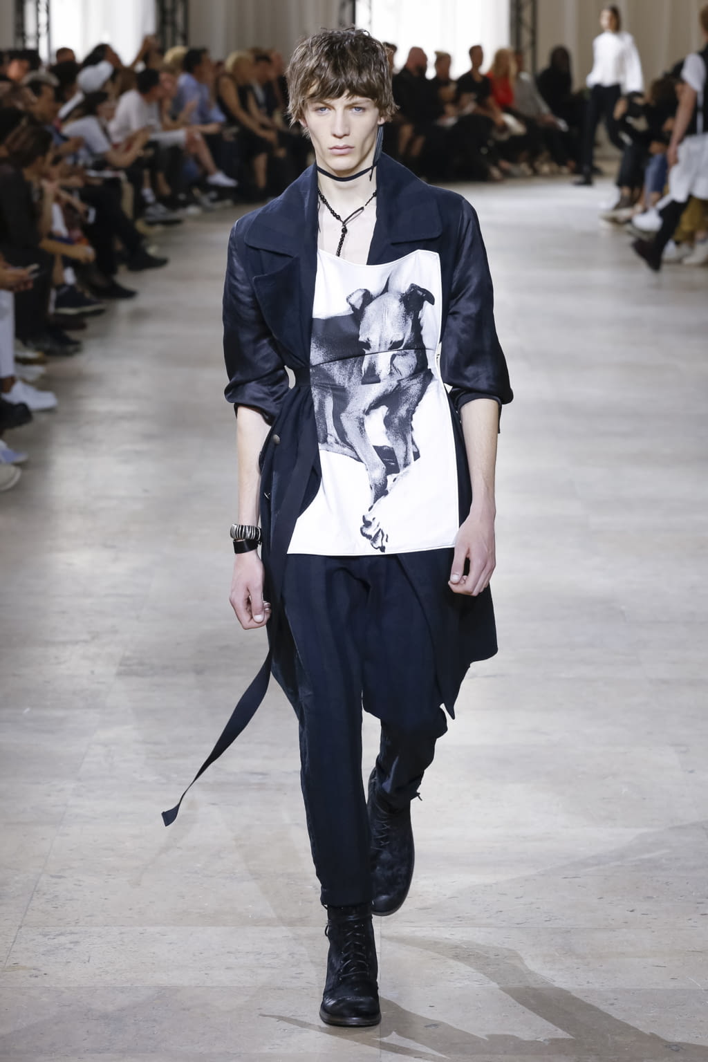 Fashion Week Paris Spring/Summer 2017 look 19 from the Ann Demeulemeester collection menswear