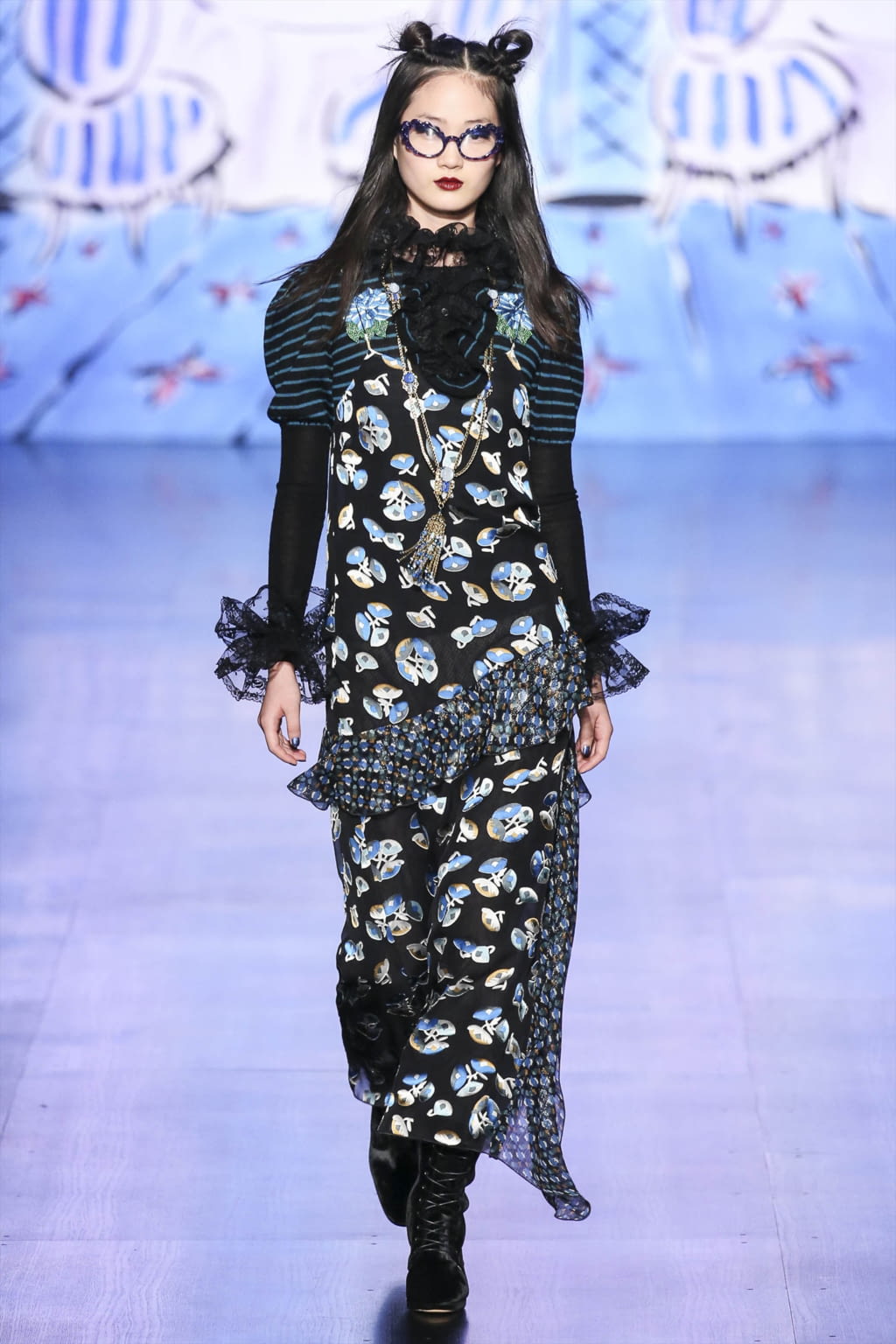 Fashion Week New York Fall/Winter 2017 look 17 from the Anna Sui collection 女装