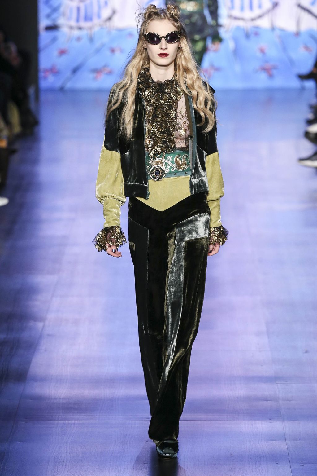 Fashion Week New York Fall/Winter 2017 look 28 from the Anna Sui collection 女装