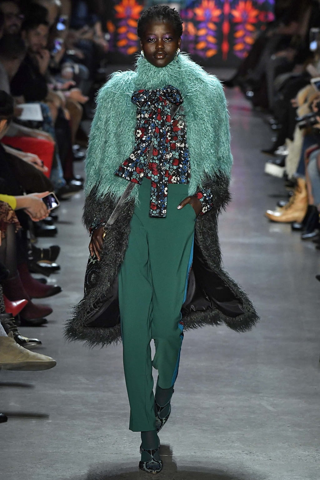 Fashion Week New York Fall/Winter 2018 look 17 from the Anna Sui collection 女装