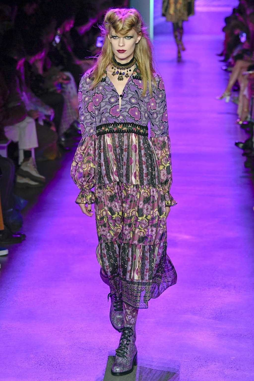 Fashion Week New York Fall/Winter 2020 look 23 from the Anna Sui collection 女装