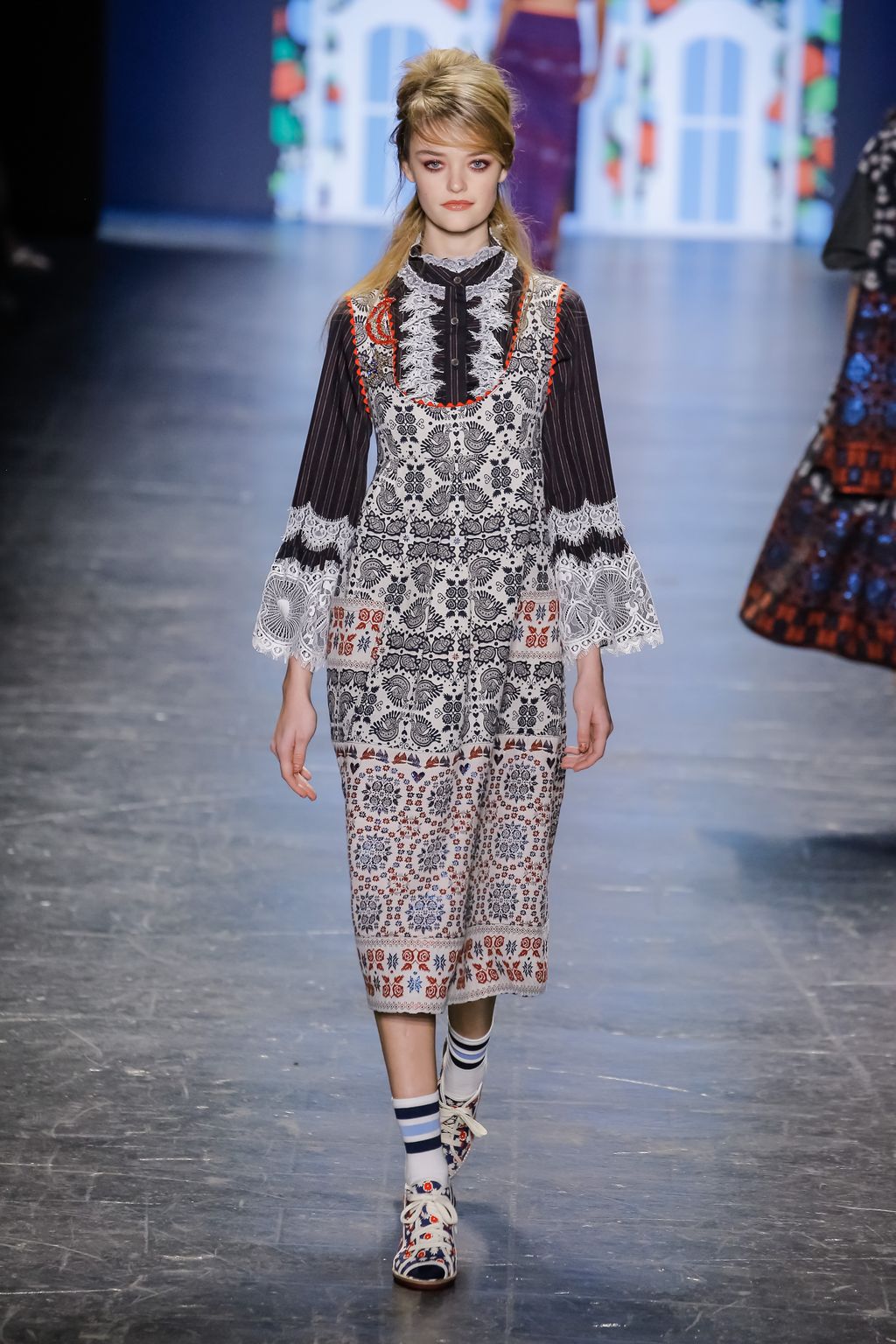 Fashion Week New York Spring/Summer 2017 look 3 from the Anna Sui collection womenswear