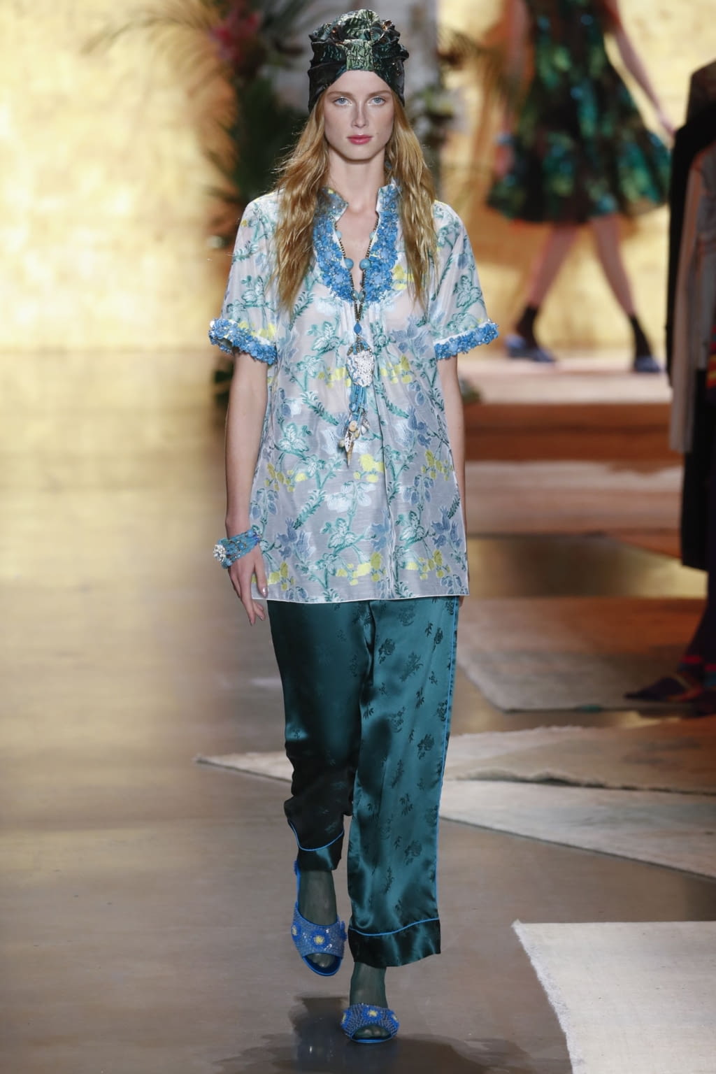 Fashion Week New York Spring/Summer 2019 look 10 from the Anna Sui collection womenswear