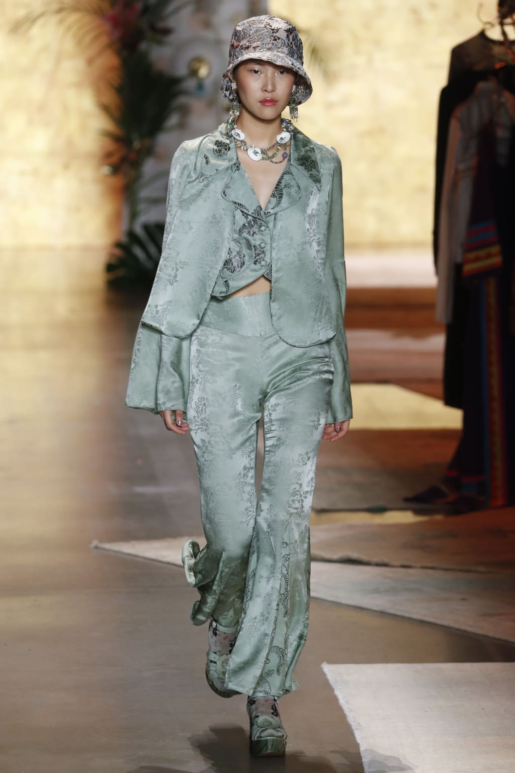 Fashion Week New York Spring/Summer 2019 look 28 from the Anna Sui collection womenswear