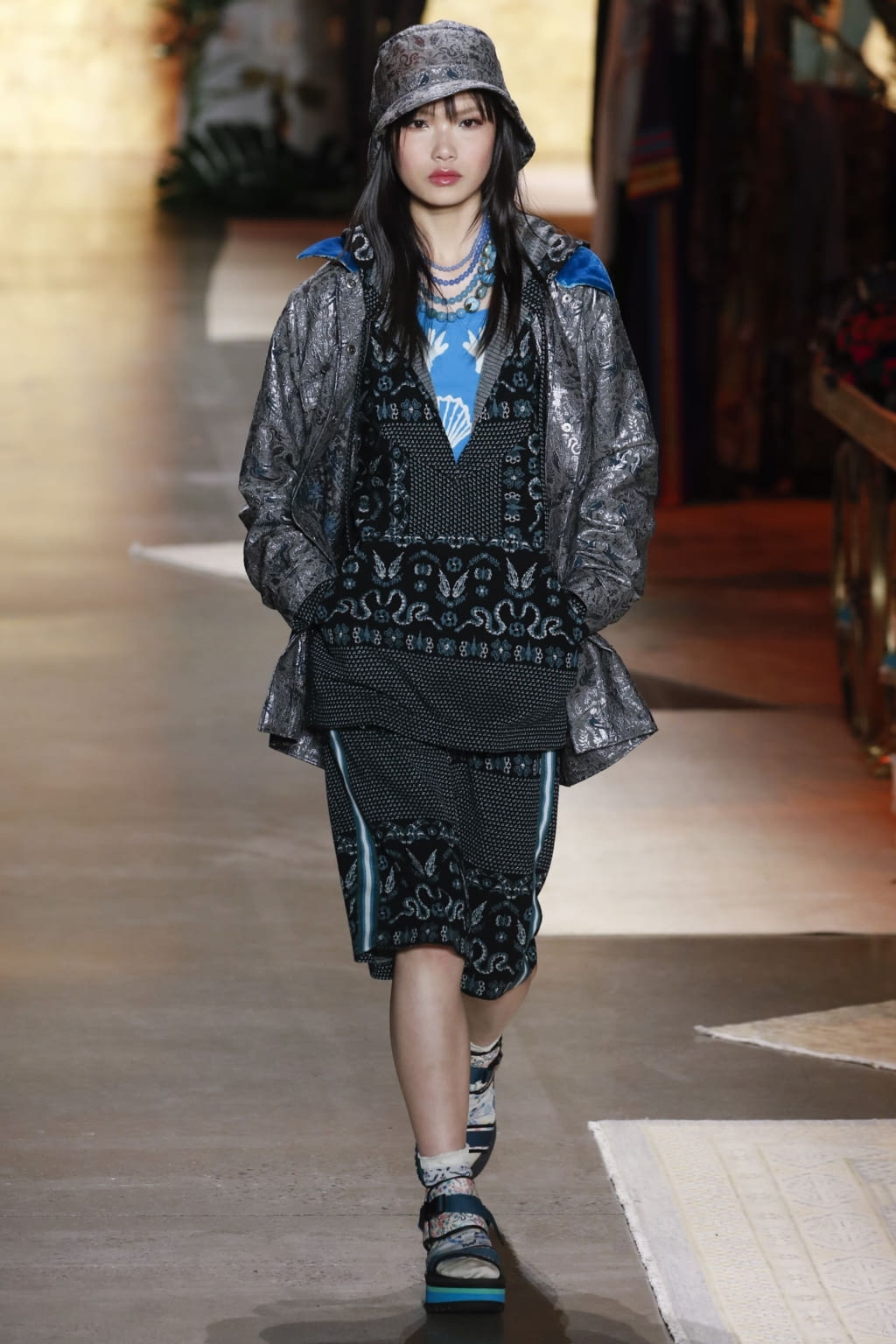 Fashion Week New York Spring/Summer 2019 look 30 from the Anna Sui collection 女装