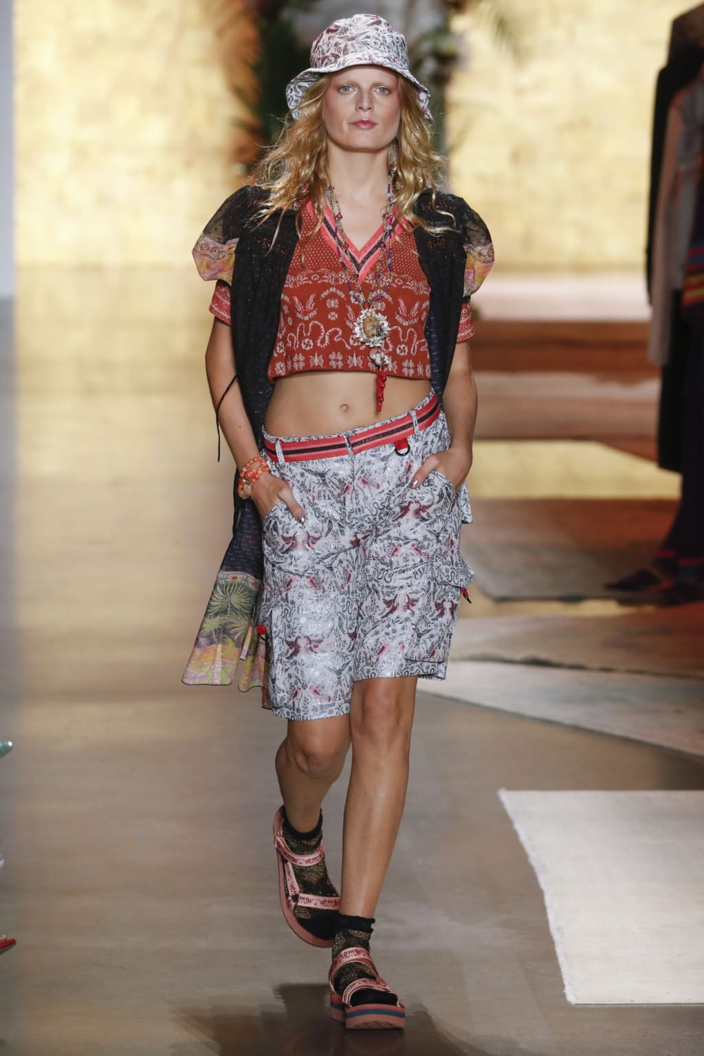 Fashion Week New York Spring/Summer 2019 look 37 de la collection Anna Sui womenswear