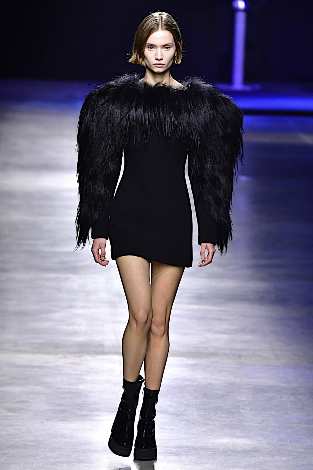 Fashion Week Milan Fall/Winter 2022 look 3 de la collection Annakiki womenswear