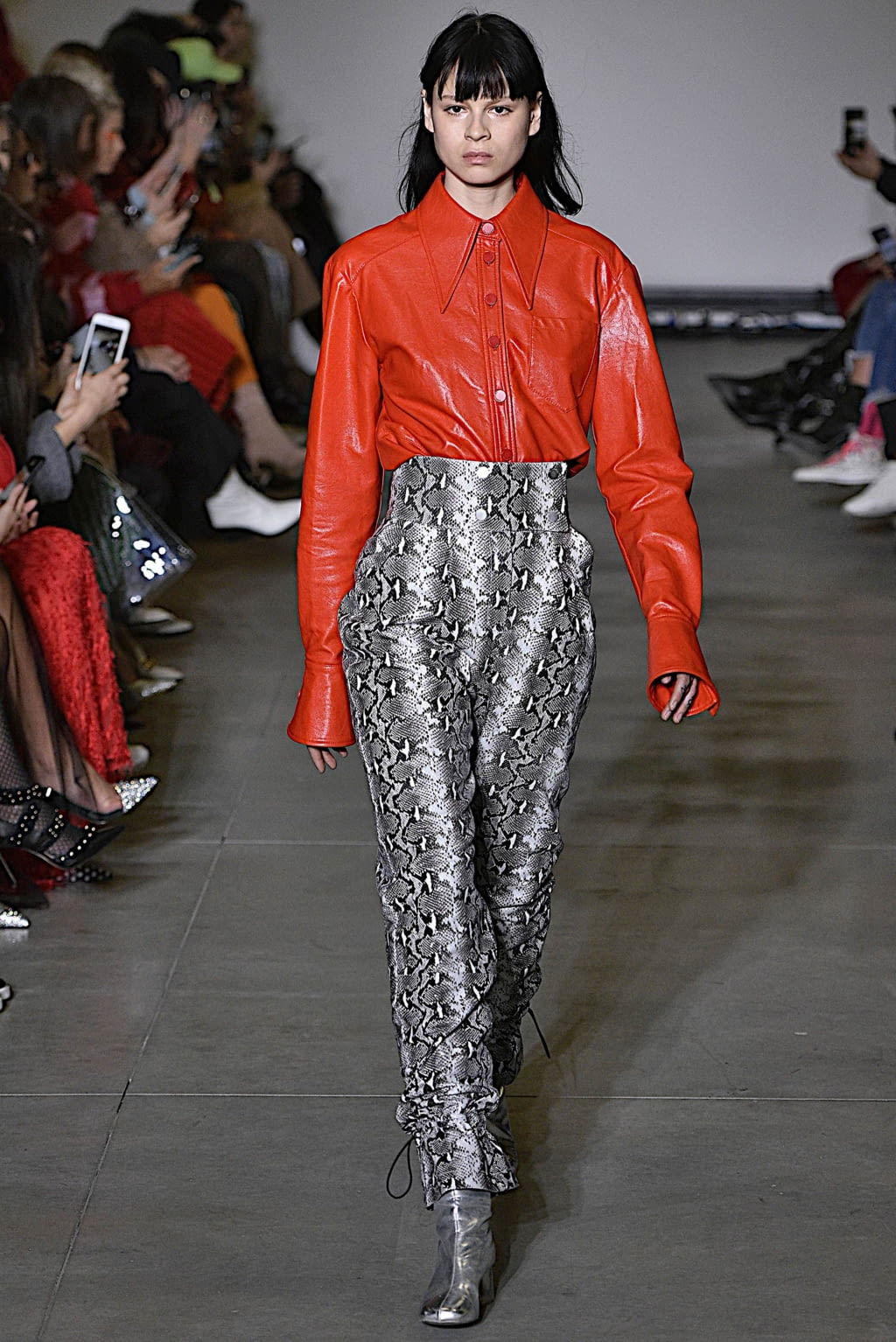 Fashion Week Milan Fall/Winter 2019 look 14 from the Annakiki collection 女装
