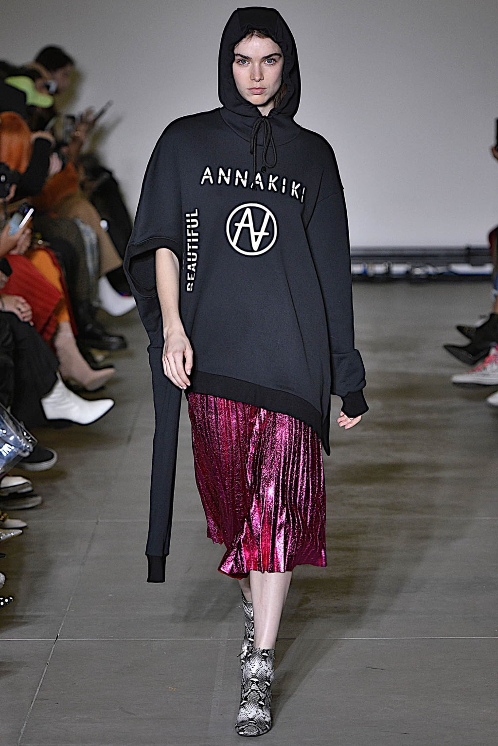 Fashion Week Milan Fall/Winter 2019 look 22 from the Annakiki collection 女装