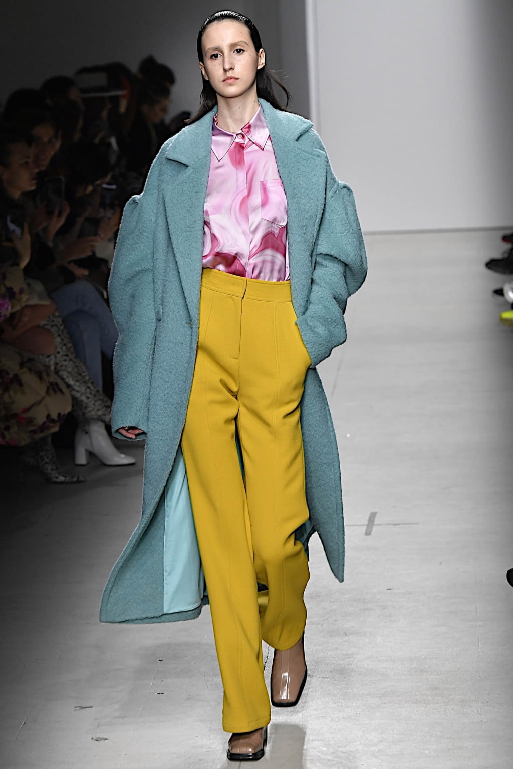 Fashion Week Milan Fall/Winter 2020 look 2 from the Annakiki collection 女装