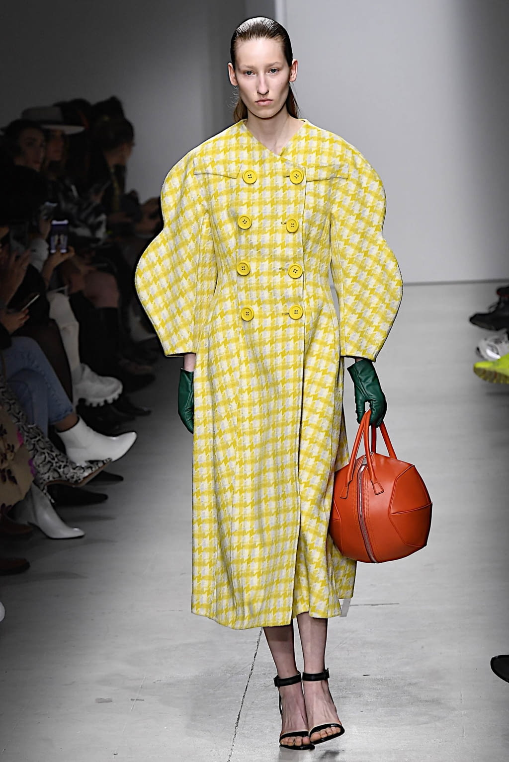 Fashion Week Milan Fall/Winter 2020 look 35 from the Annakiki collection 女装