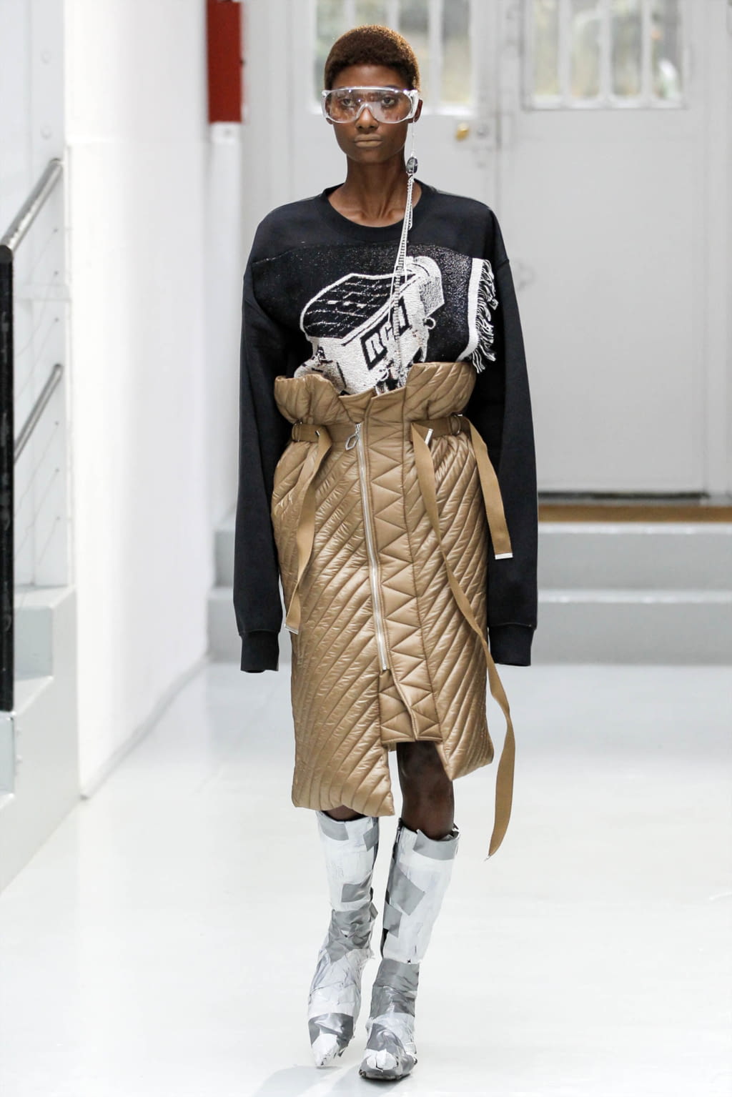 Fashion Week Paris Fall/Winter 2017 look 18 from the Anne Sofie Madsen collection womenswear