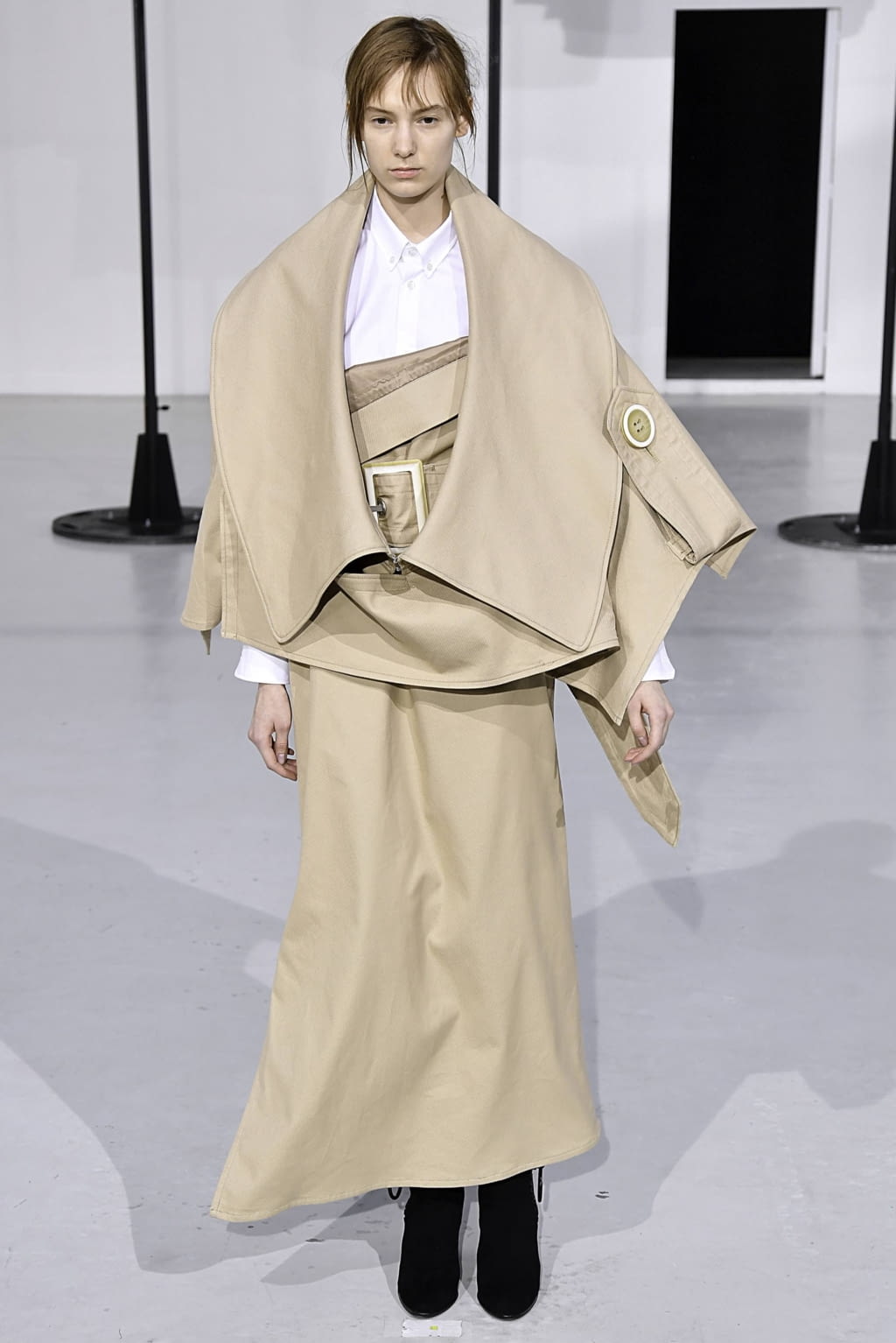 Fashion Week Paris Fall/Winter 2019 look 1 from the Anrealage collection 女装
