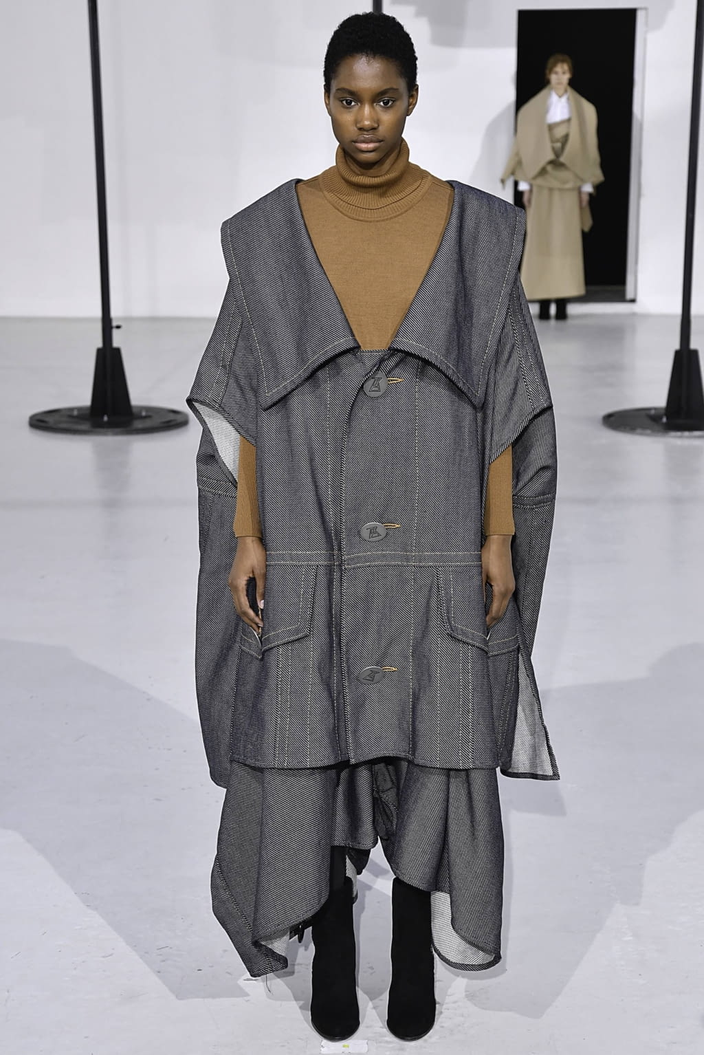 Fashion Week Paris Fall/Winter 2019 look 2 de la collection Anrealage womenswear