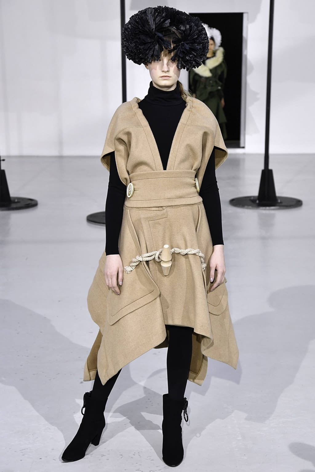 Fashion Week Paris Fall/Winter 2019 look 8 de la collection Anrealage womenswear