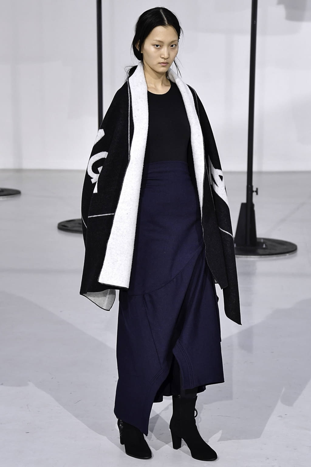 Fashion Week Paris Fall/Winter 2019 look 9 de la collection Anrealage womenswear