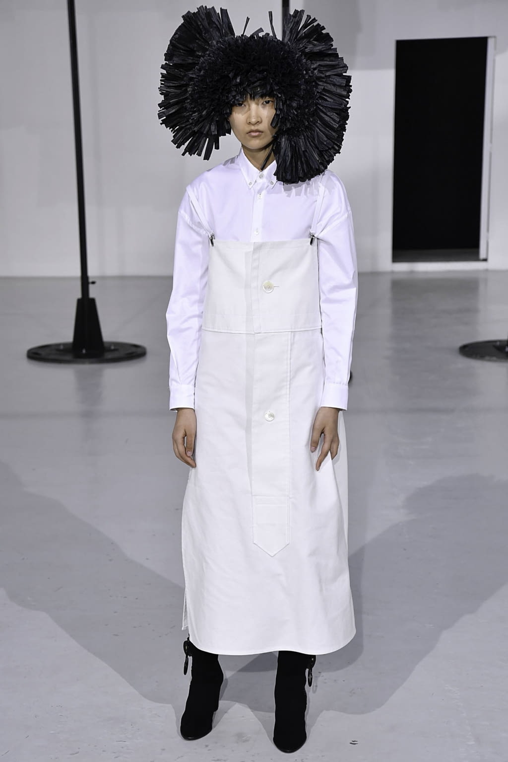 Fashion Week Paris Fall/Winter 2019 look 14 from the Anrealage collection womenswear