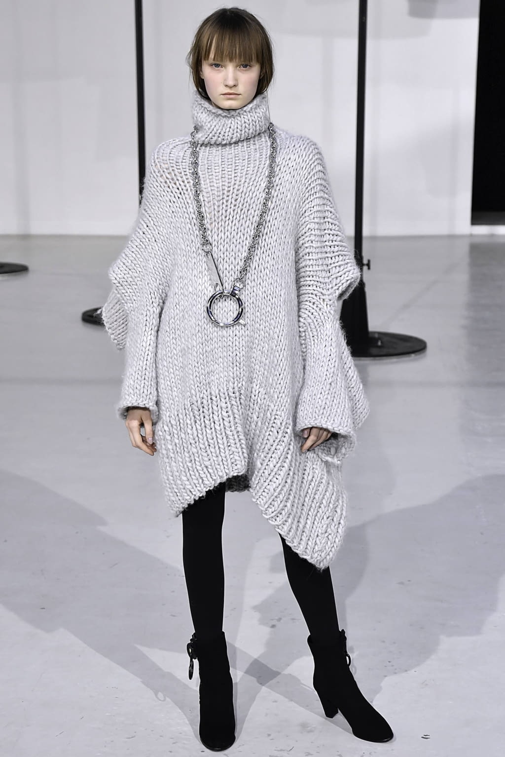 Fashion Week Paris Fall/Winter 2019 look 18 from the Anrealage collection womenswear