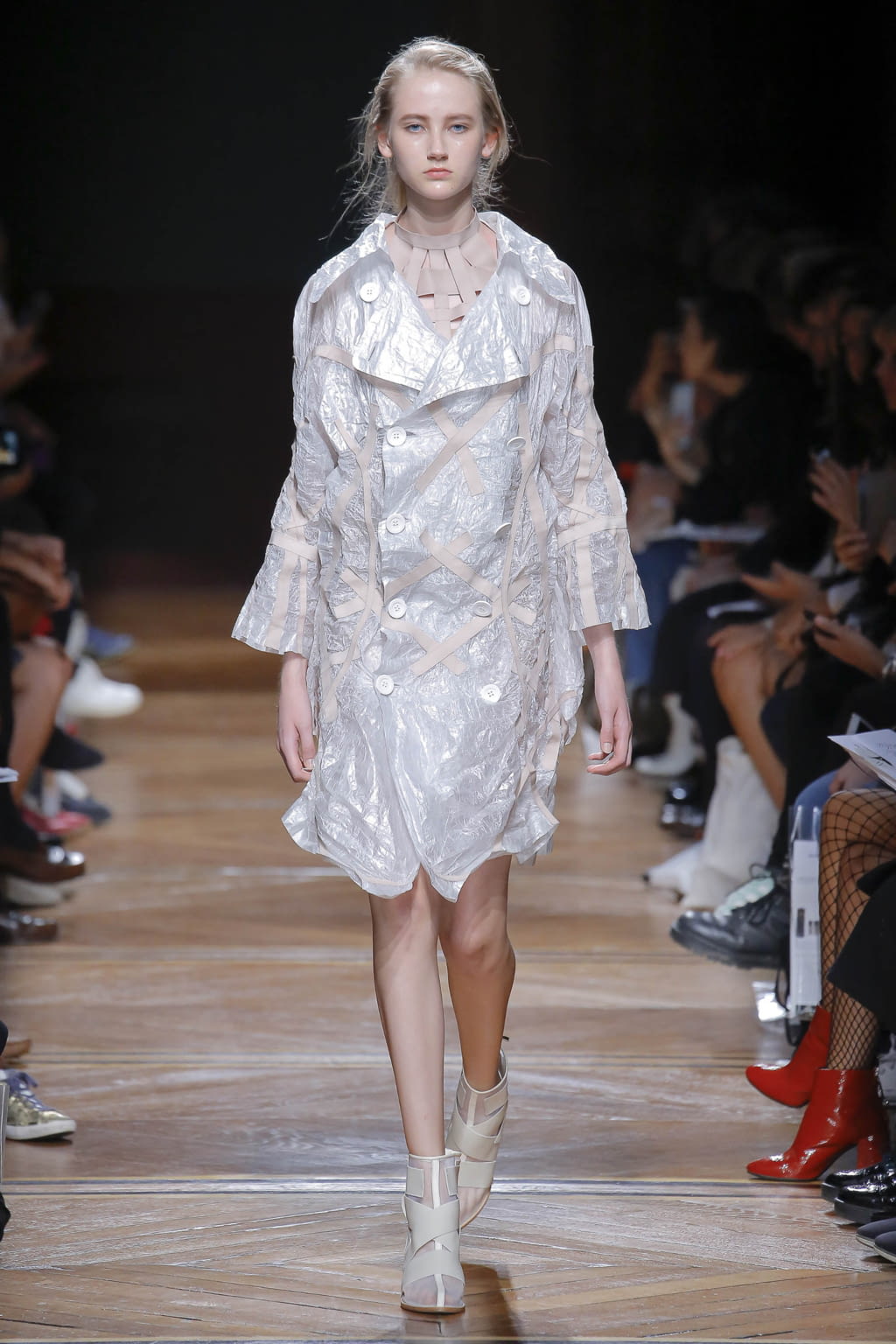 Fashion Week Paris Spring/Summer 2018 look 13 from the Anrealage collection 女装
