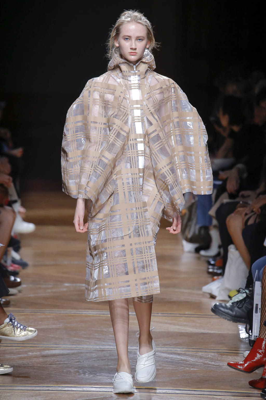 Fashion Week Paris Spring/Summer 2018 look 27 from the Anrealage collection 女装