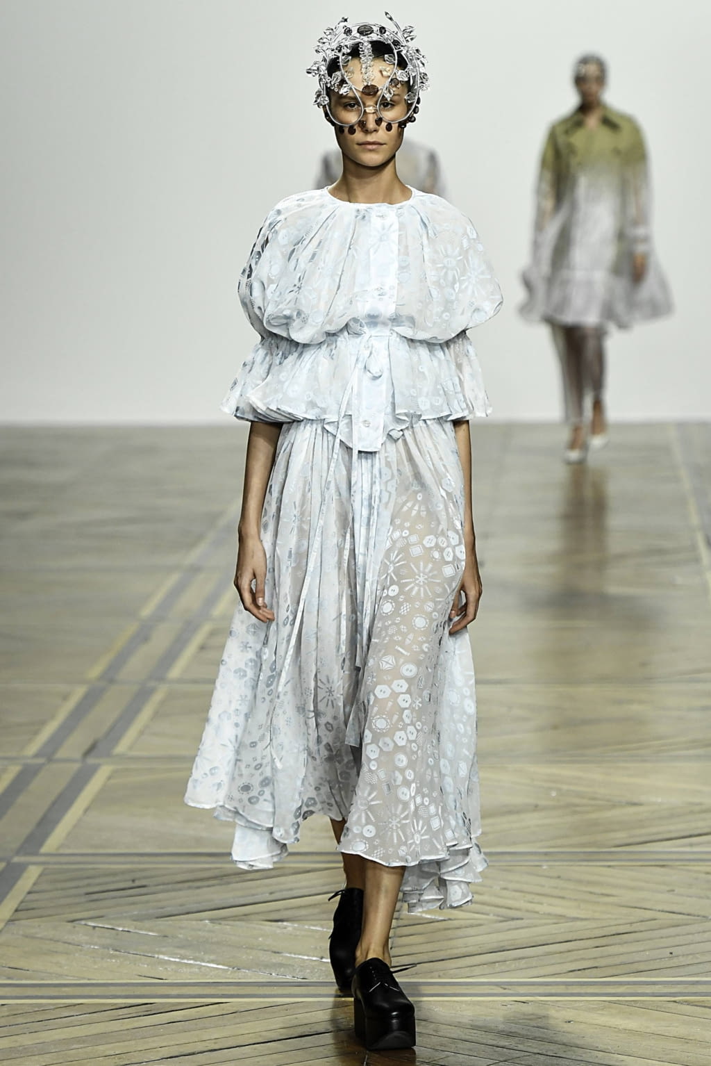 Fashion Week Paris Spring/Summer 2019 look 20 from the Anrealage collection womenswear