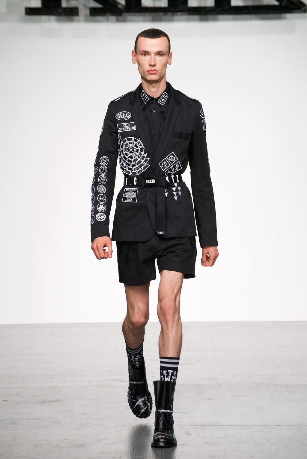 Fashion Week London Spring/Summer 2018 look 11 from the KTZ collection menswear