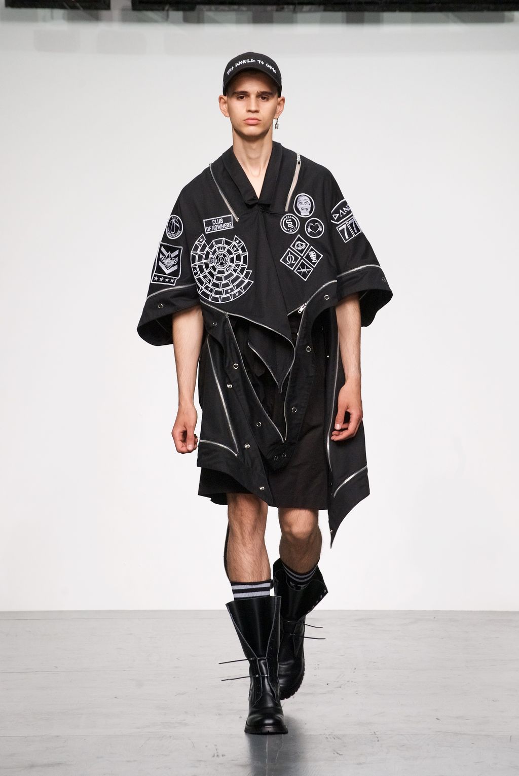 Fashion Week London Spring/Summer 2018 look 12 from the KTZ collection menswear
