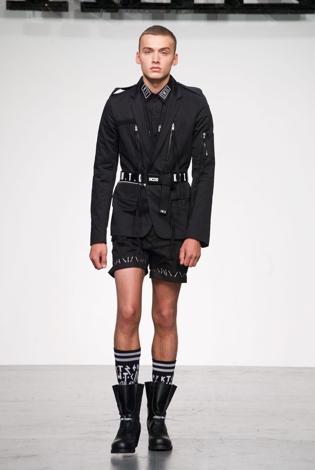 Fashion Week London Spring/Summer 2018 look 15 from the KTZ collection menswear