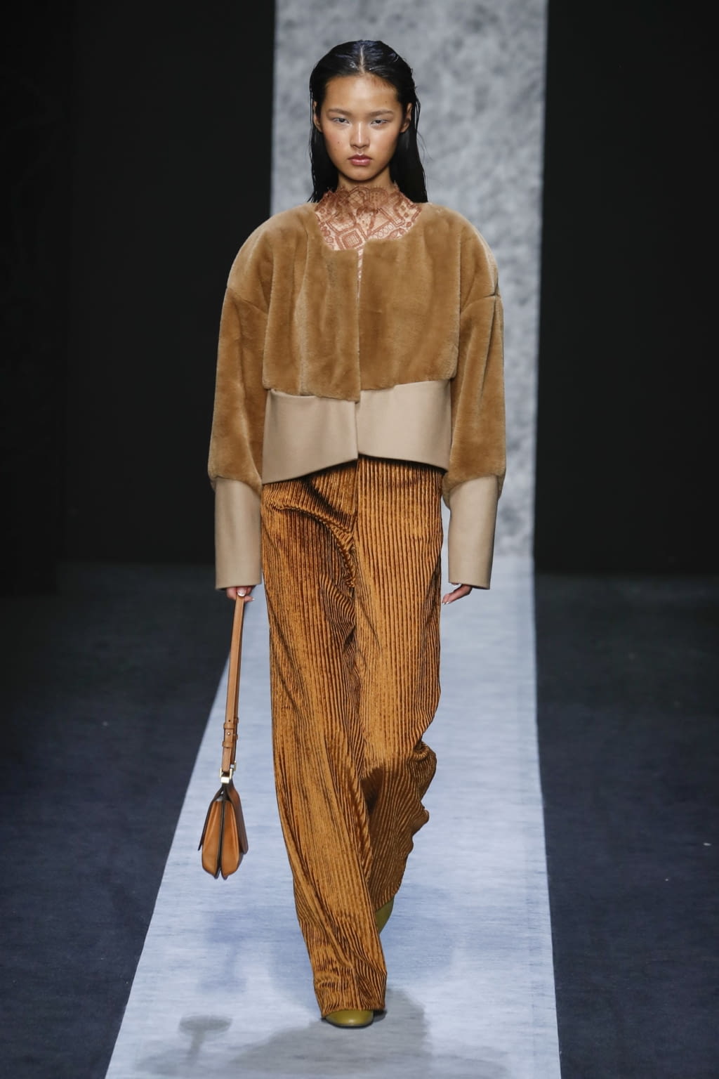 Fashion Week Milan Fall/Winter 2020 look 18 de la collection Anteprima womenswear
