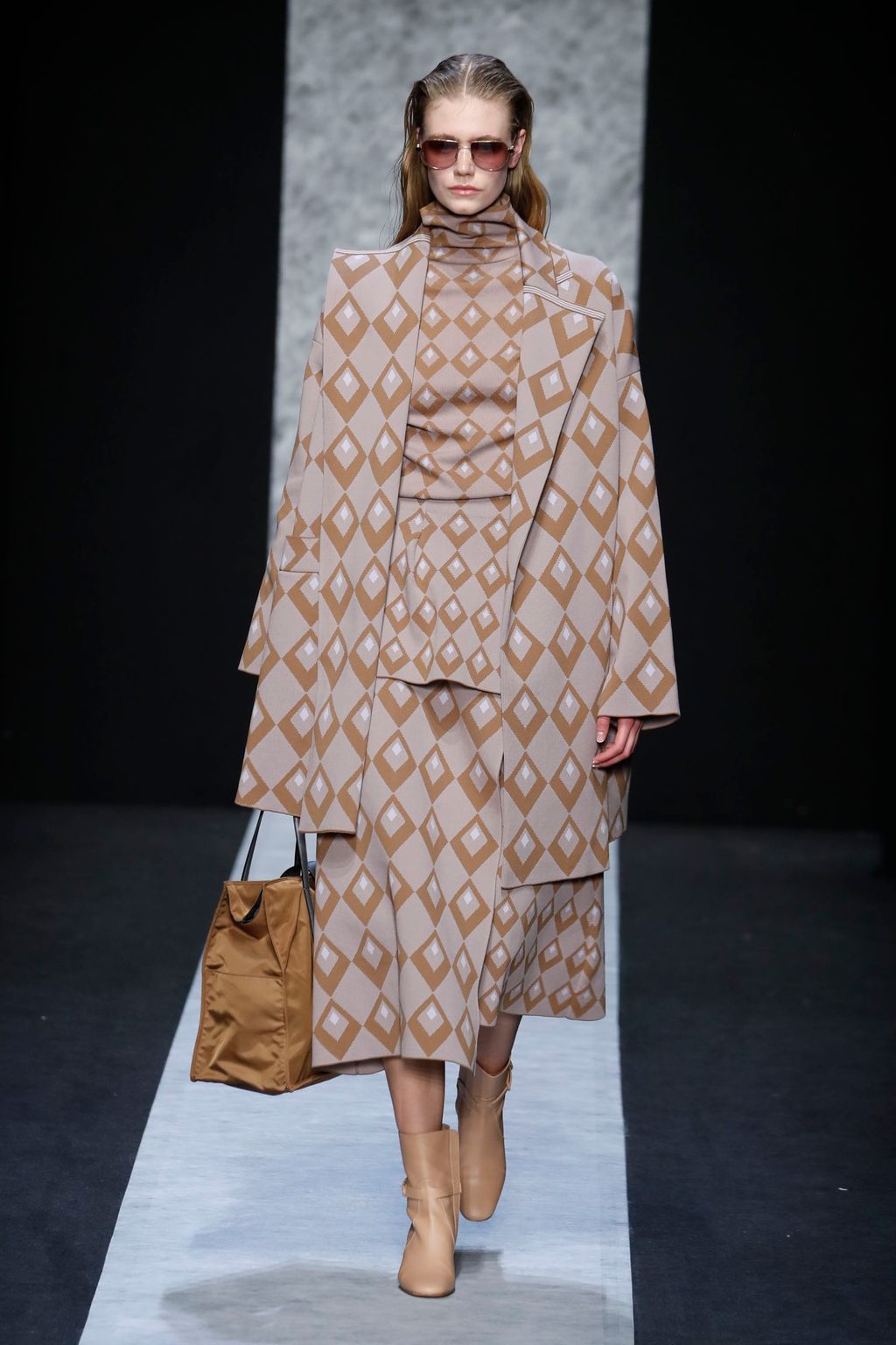 Fashion Week Milan Fall/Winter 2020 look 27 de la collection Anteprima womenswear