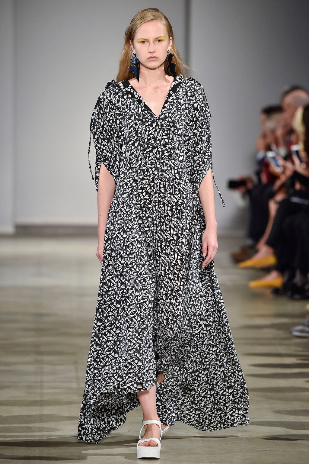 Fashion Week Milan Spring/Summer 2018 look 13 from the Anteprima collection 女装