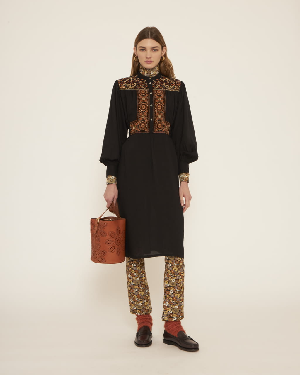 Fashion Week Paris Fall/Winter 2022 look 10 from the Antik Batik collection womenswear