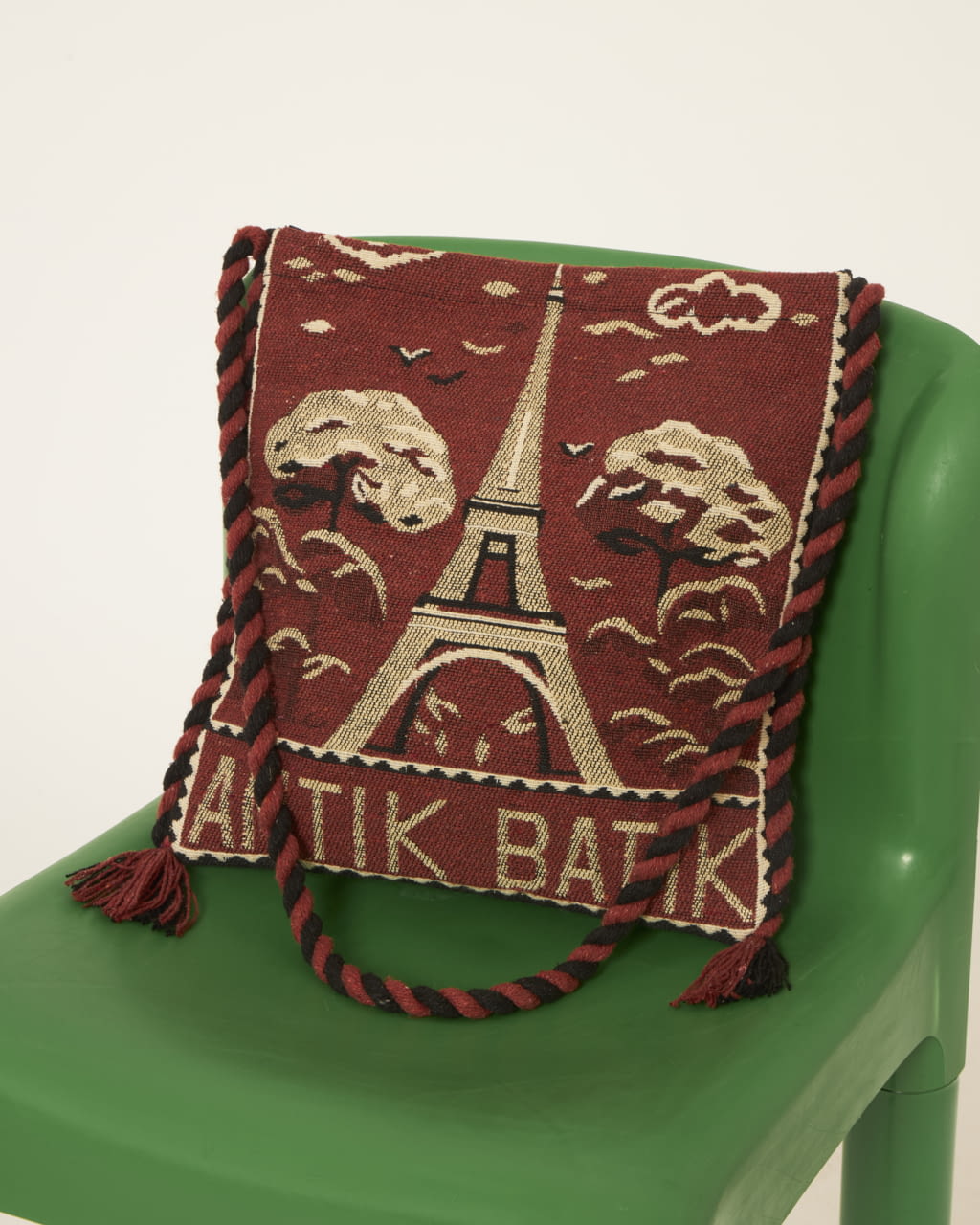 Fashion Week Paris Fall/Winter 2022 look 11 de la collection Antik Batik womenswear