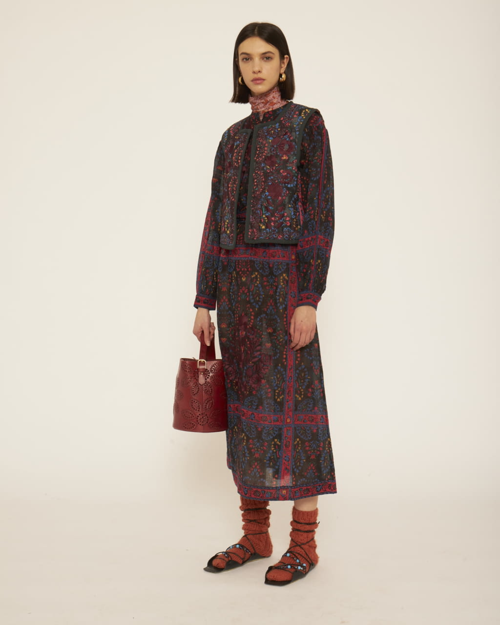 Fashion Week Paris Fall/Winter 2022 look 27 from the Antik Batik collection womenswear