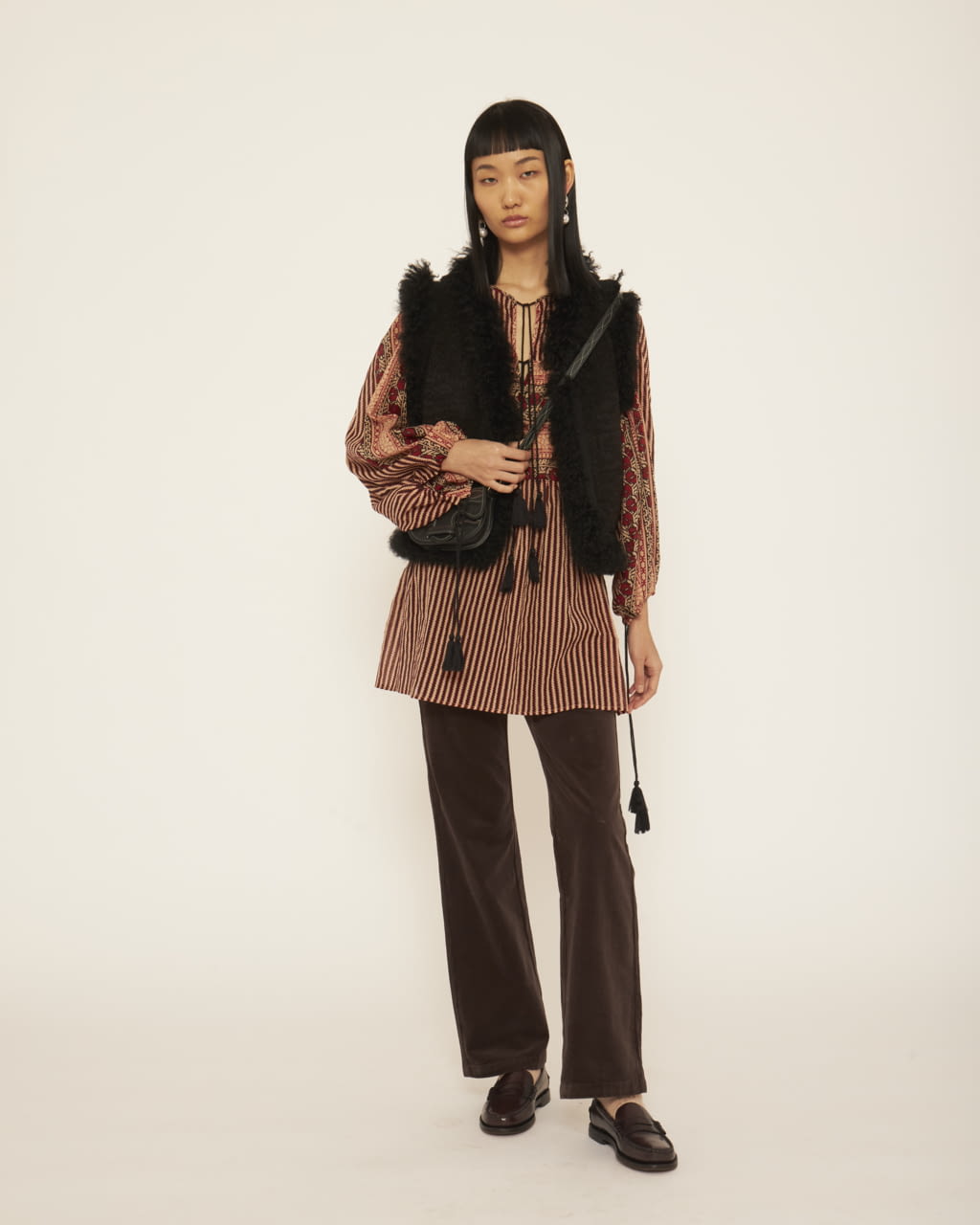 Fashion Week Paris Fall/Winter 2022 look 29 de la collection Antik Batik womenswear