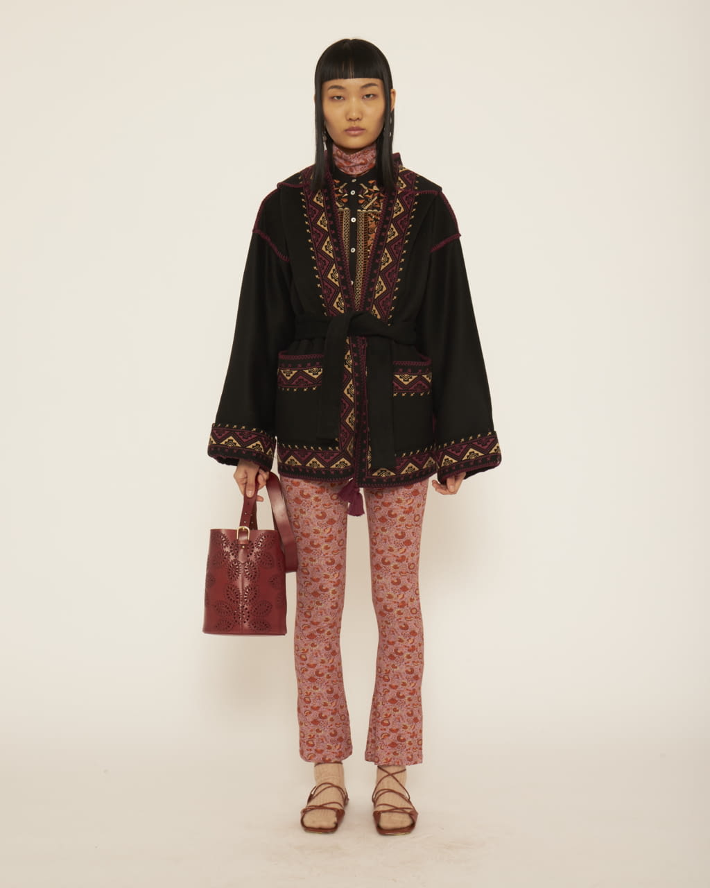 Fashion Week Paris Fall/Winter 2022 look 35 from the Antik Batik collection womenswear