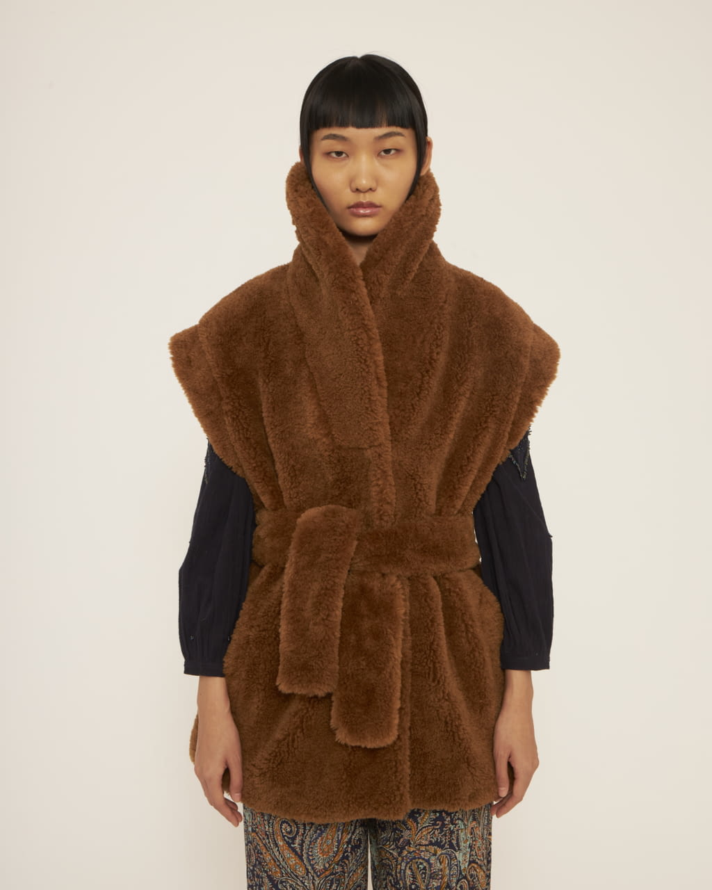 Fashion Week Paris Fall/Winter 2022 look 59 from the Antik Batik collection 女装