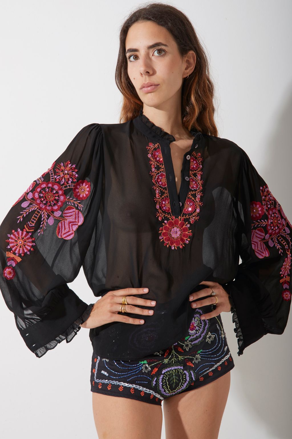 Fashion Week Paris Fall/Winter 2022 look 64 from the Antik Batik collection womenswear